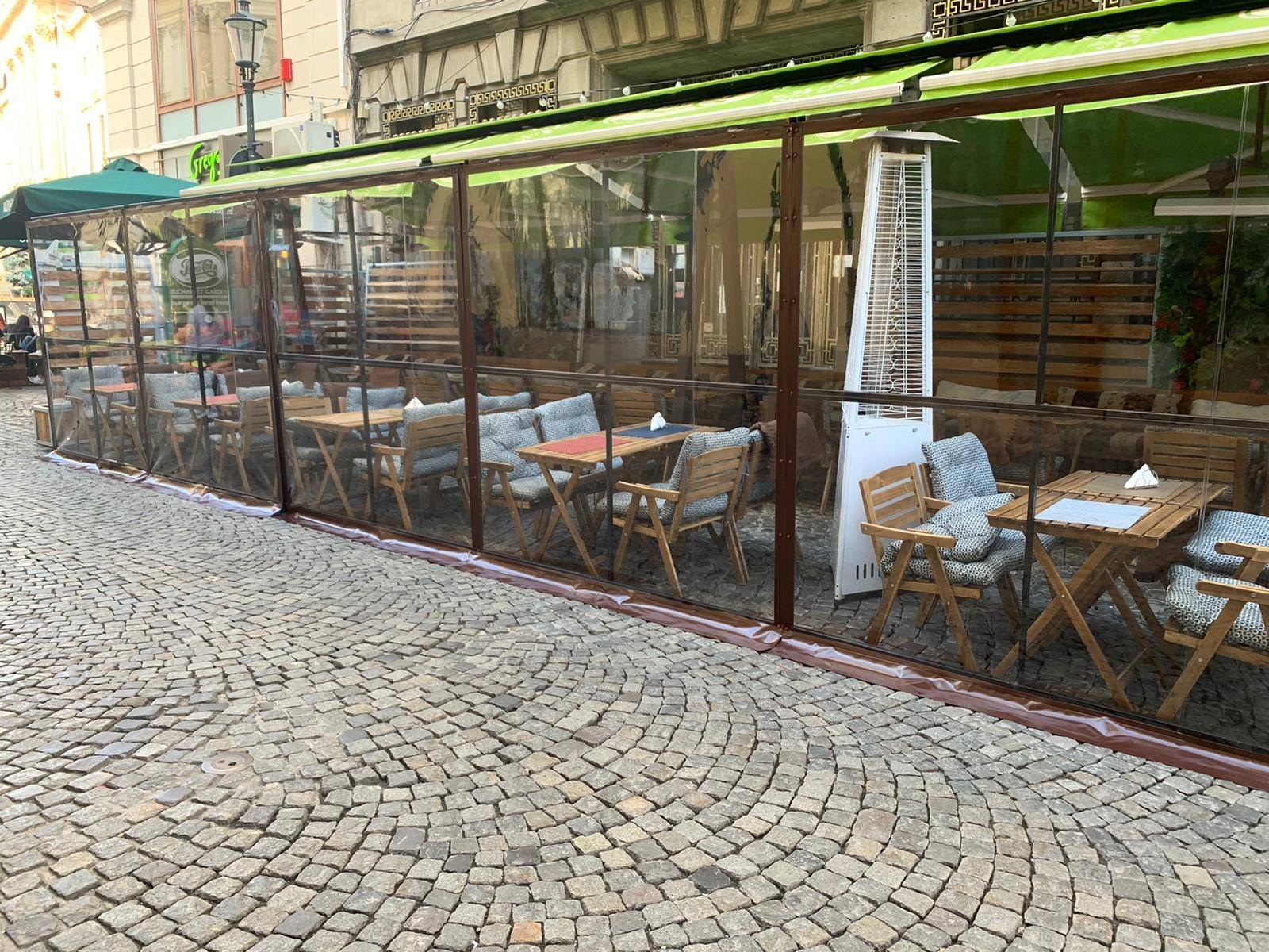 Inchidere terasa restaurant in Centrul Vechi, Bucuresti