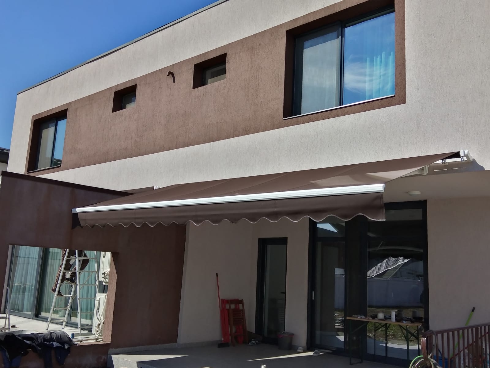 Instalare copertina retractabila pe manivela in Domnesti