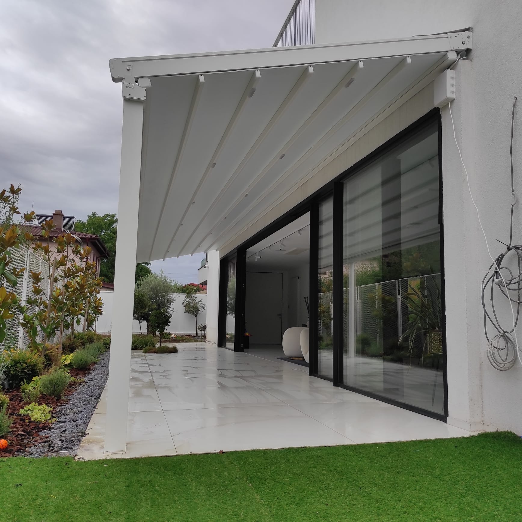 Montaj pergola retractabila cu senzori de vant in Bragadiru