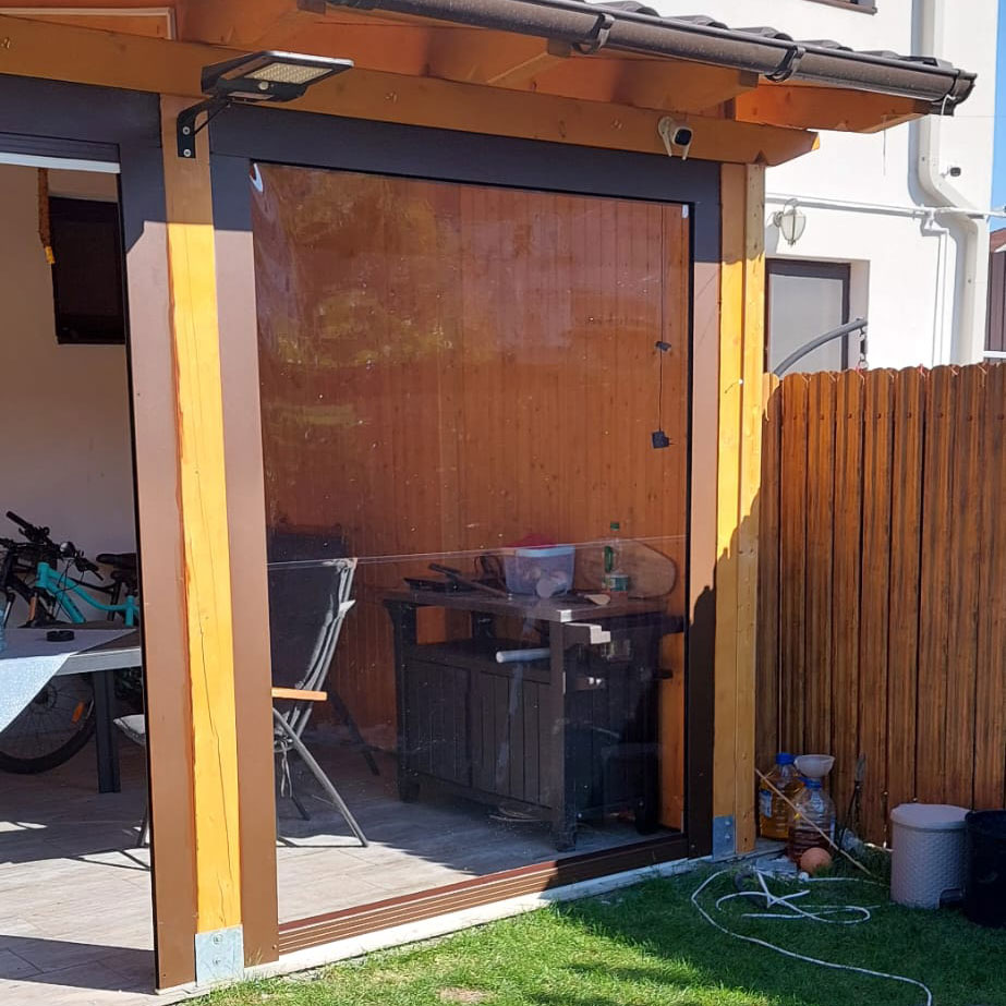 Rulou casetat folie transparenta, lungime 2,5m si deschidere 2,5 m