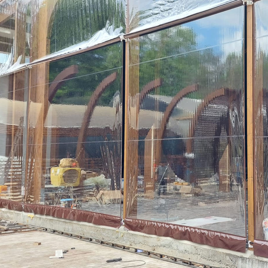 Rulou transparent necasetat, 1,6m lungime x 2,3m inaltime, chenar maro, crem, alb sau gri, folie 0.8 mm grosime