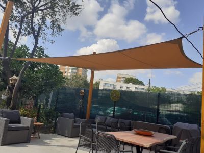 Amenajare terasa restaurant cu vela de umbrire in Sectorul 6