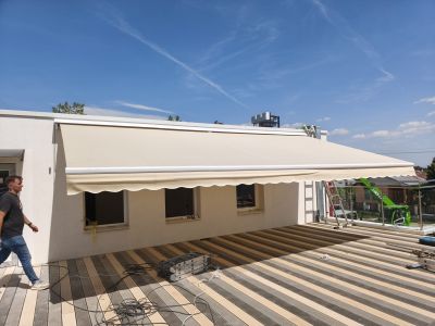 Copertina retractabila pentru protectie solara in Sectorul 6