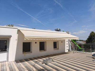 Copertina retractabila pentru protectie solara in Sectorul 6