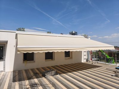 Copertina retractabila pentru protectie solara in Sectorul 6