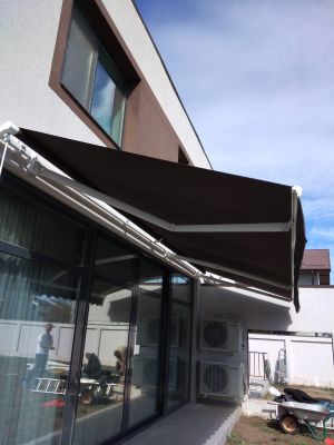 Instalare copertina retractabila pe manivela in Domnesti