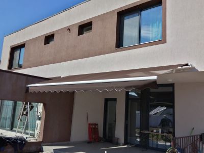 Instalare copertina retractabila pe manivela in Domnesti