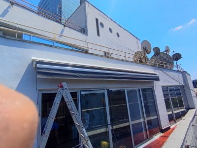 Montaj Copertina Retractabila de 6m cu 3m dechidere la etajul 6 in Bucuresti