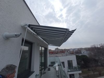 Montaj copertina retractabila manuala pentru balcon in Sectorul 3
