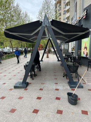 Montaj Copertine retractabile pe structura metalica la Tucano Coffee Pink, Bucuresti