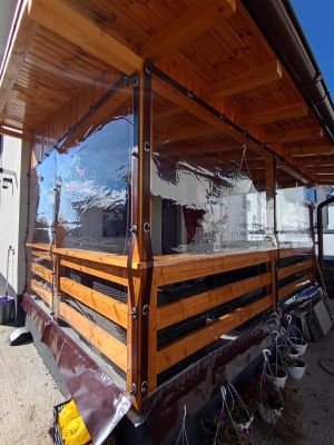 Montaj folie cu capse si bride in Corbeanca