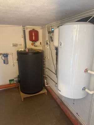 Panou Solar 4 Anotimpuri 1ENERGY, 40 tuburi, boiler 300 litri, montaj comuna Cabana Karstic Chalets, sat Matisesti, jud Alba