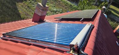 Panou Solar 4 Anotimpuri 1ENERGY, colectoar solar 24 tuburi, boiler 200 litri, montaj Calinesti, jud Arges