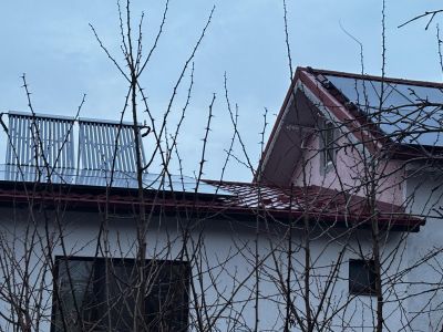 Panou solar 4 anotimpuri, 1Energy, cu boiler 200 litri, 2 colectoare de cate 15 tuburi fiecare, montaj Pitesti, jud Arges