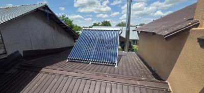 Panou Solar 4 Anotimpuri SONTEC cu 24 tuburi si boiler de 200 litri, motanj real;izat in Calugareni, Giurgiu