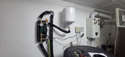 Panou Solar 4 Anotimpuri SONTEC cu 24 tuburi si boiler de 200 litri, motanj real;izat in Calugareni, Giurgiu