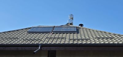 Panou Solar Apa Calda 4 Anotimpuri 1ENERGY, 2 colectoare solare de 20 tuburi fiecare, boiler 300 litri cu 2 serpentine, montaj Tunari, jud Teleorman
