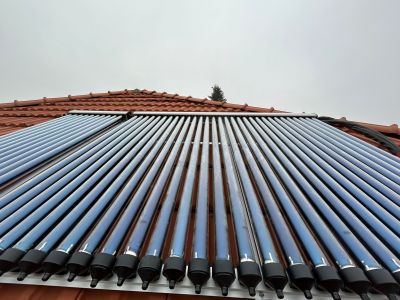 Panou solar apa calda 4 anotimpuri, 1ENERGY, boiler 300 litri, colector solar 40 tuburi, montaj Chiselet, jud Calarasi