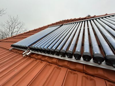 Panou solar apa calda 4 anotimpuri, 1ENERGY, boiler 300 litri, colector solar 40 tuburi, montaj Chiselet, jud Calarasi