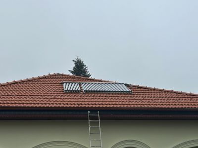 Panou solar apa calda 4 anotimpuri, 1ENERGY, boiler 300 litri, colector solar 40 tuburi, montaj Chiselet, jud Calarasi