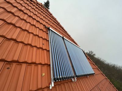 Panou solar apa calda 4 anotimpuri, 1ENERGY, boiler 300 litri, colector solar 40 tuburi, montaj Chiselet, jud Calarasi