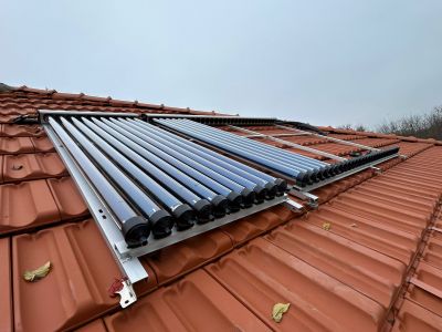 Panou solar apa calda 4 anotimpuri, 1ENERGY, boiler 300 litri, colector solar 40 tuburi, montaj Chiselet, jud Calarasi