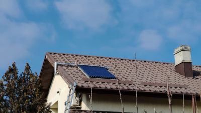 Panou Solar Apa Calda 4 anotimpuri cu colector solar de 15 tuburi si boiler de 120 litri, montaj Corbeanca Ilfov
