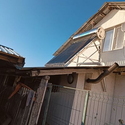 Panou Solar Apa Calda de 150 litri nepresurizat cu automatizare, montaj Lazaresti, jud Olt